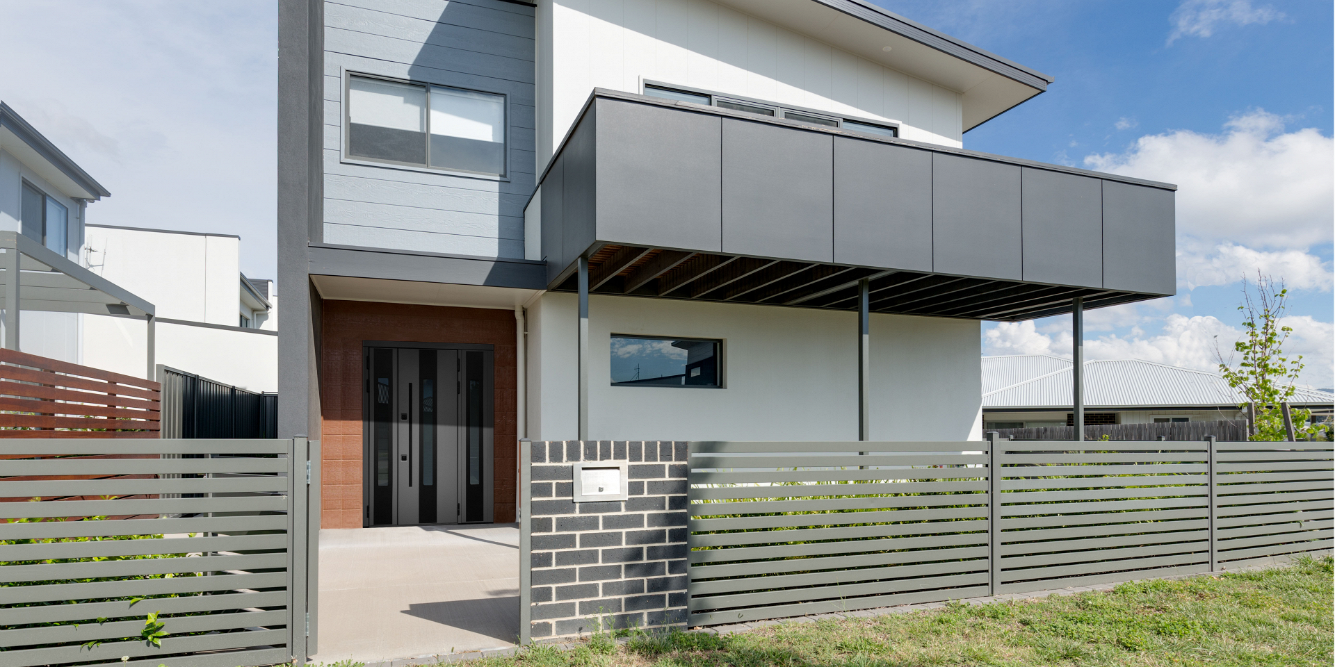 Входная дверь для широкого проема