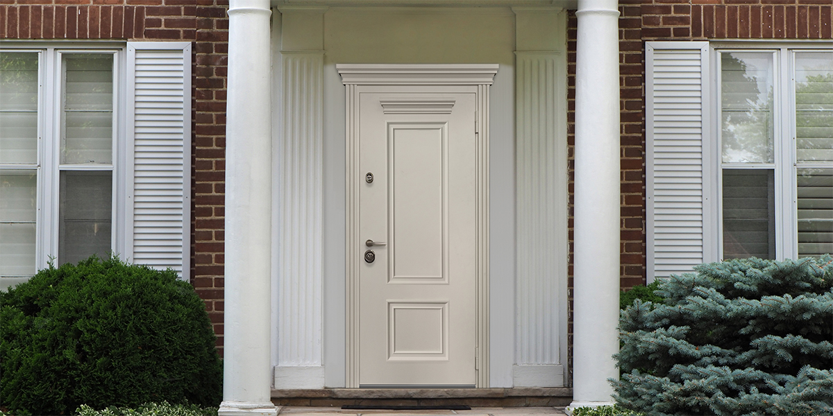 Элегантная модель с порталом