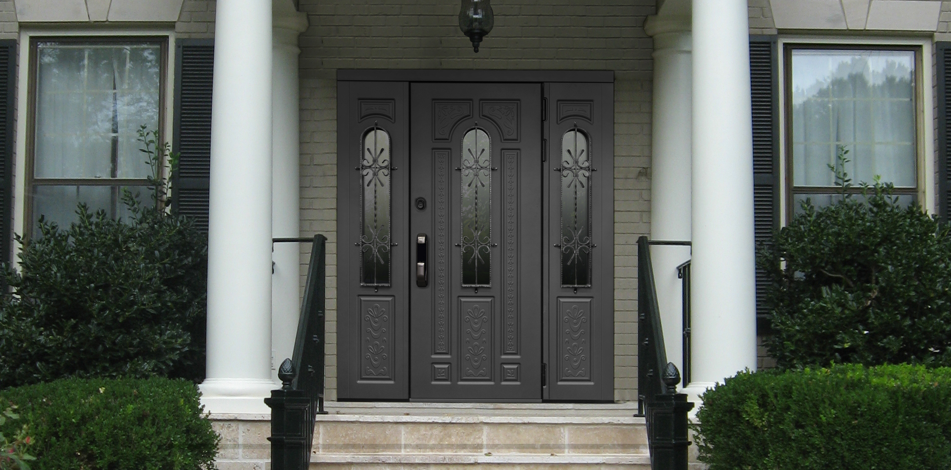 Двупольная входная дверь с умным замком