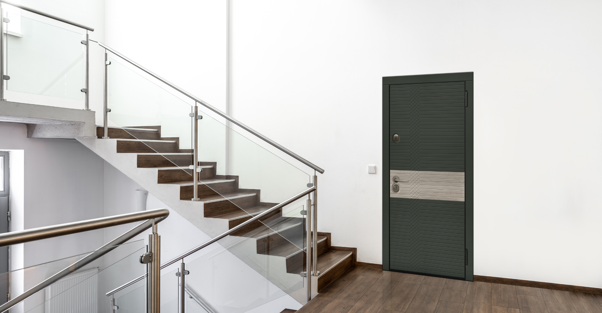 С глянцевой поверхностью