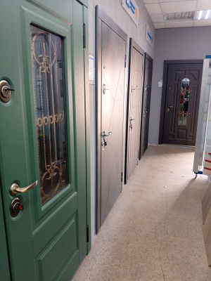 Бренд-секция «Стальная линия» = пос. Быково, ТЦ «Ярмарка на Театральной», пав. 242А