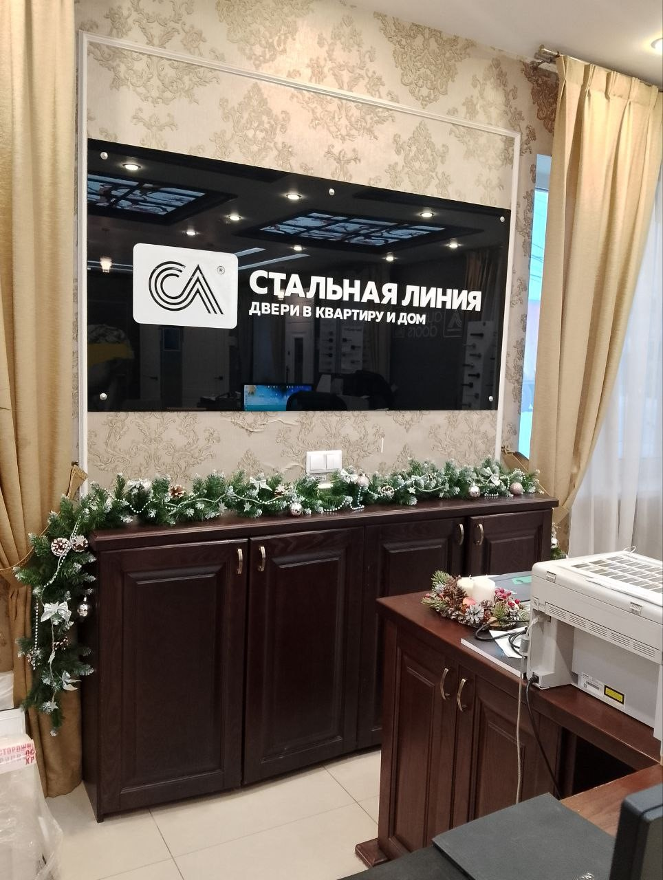 Фирменный салон «Стальная линия» = ул. Гарнизон, д. 5